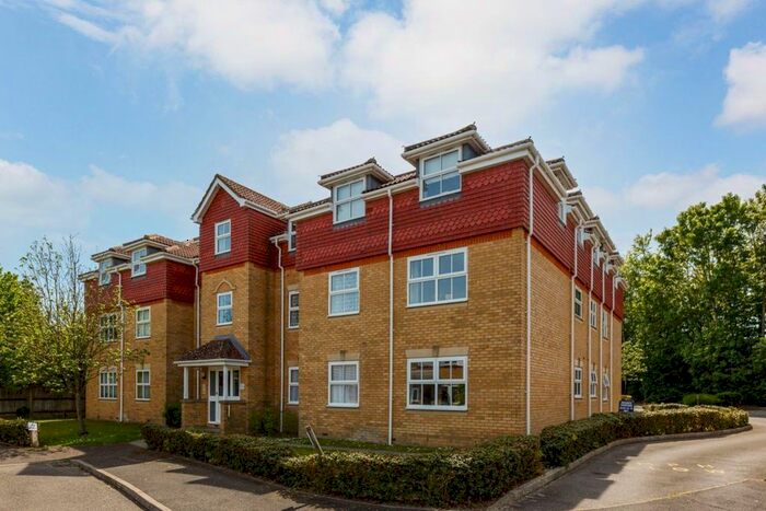 2 Bedroom Flat To Rent In Long Meadow, Riverhead, Sevenoaks, TN13
