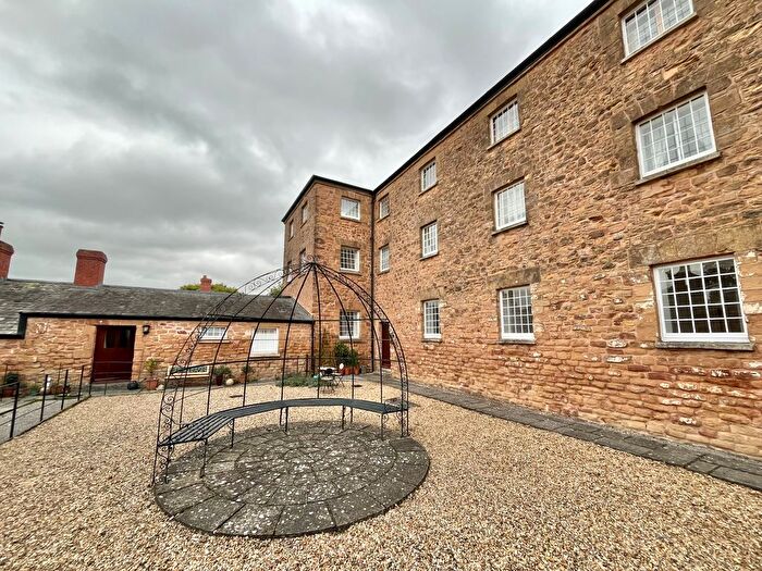 1 Bedroom Flat To Rent In Long Street, Taunton, TA4