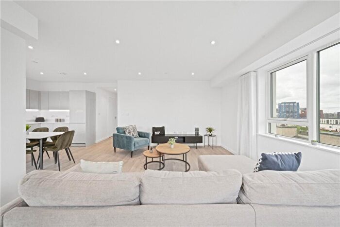 3 Bedroom Apartment To Rent In Heartwell Avenue, London, E16