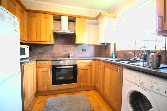 2 Bedroom Flat To Rent In Huxley Close, Northolt, UB5