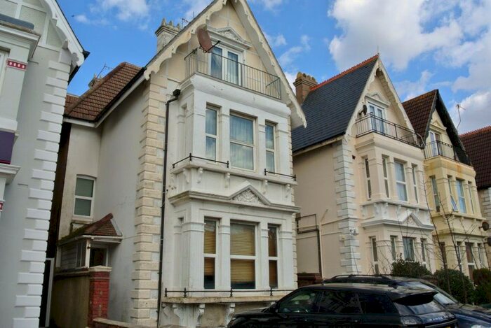2 Bedroom Flat To Rent In New Church Road, Hove, Ee., BN3