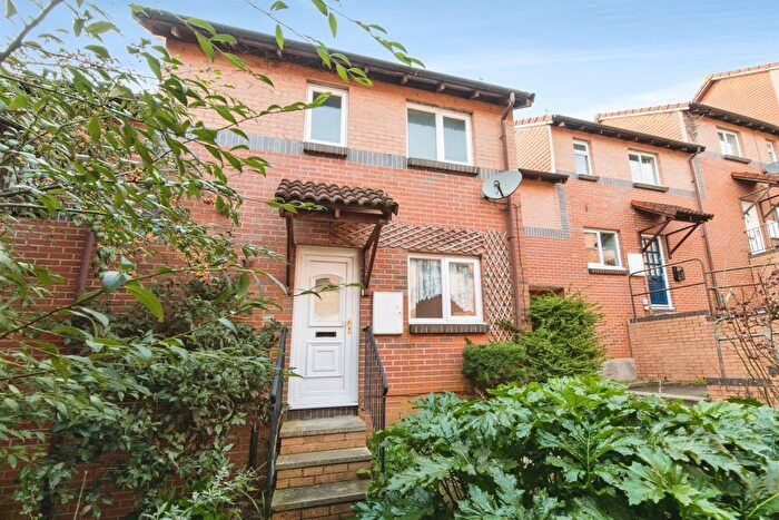 3 Bedroom Terraced House For Sale In Farm Hill, Exeter, EX4