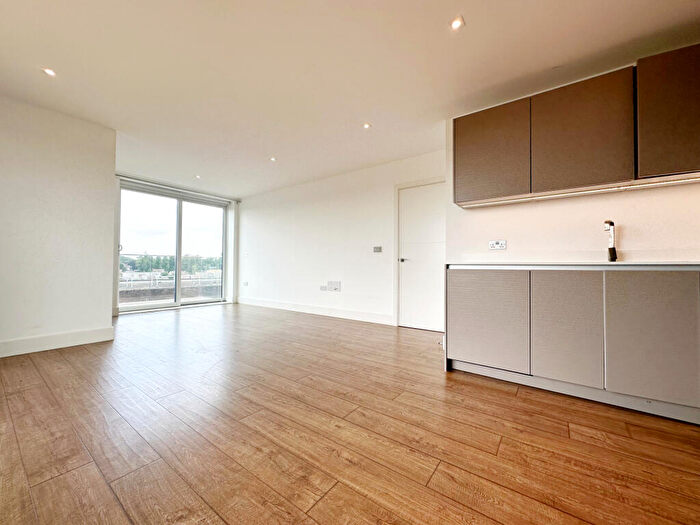 2 Bedroom Flat To Rent In Homefield Rise, Orpington, BR6