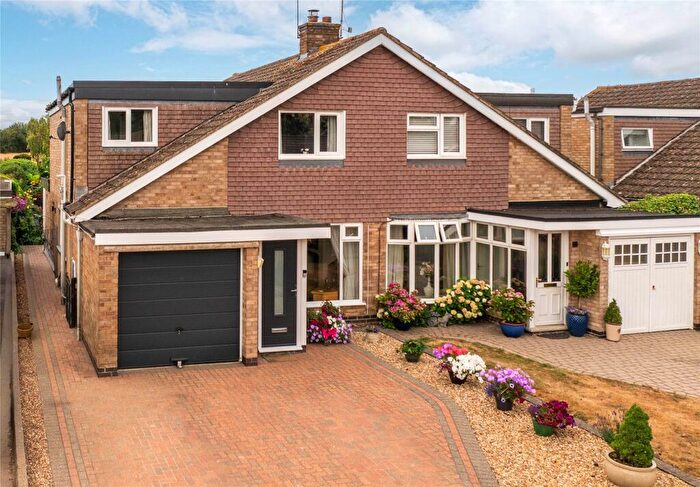 4 Bedroom Semi-Detached House For Sale In The Beeches, Deanshanger, Milton Keynes, Northamptonshire, MK19