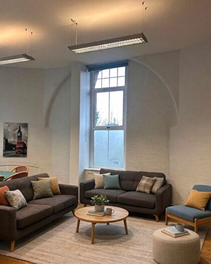 5 Bedroom Flat To Rent In Lustrous House, Green Street, Gillingham, ME7