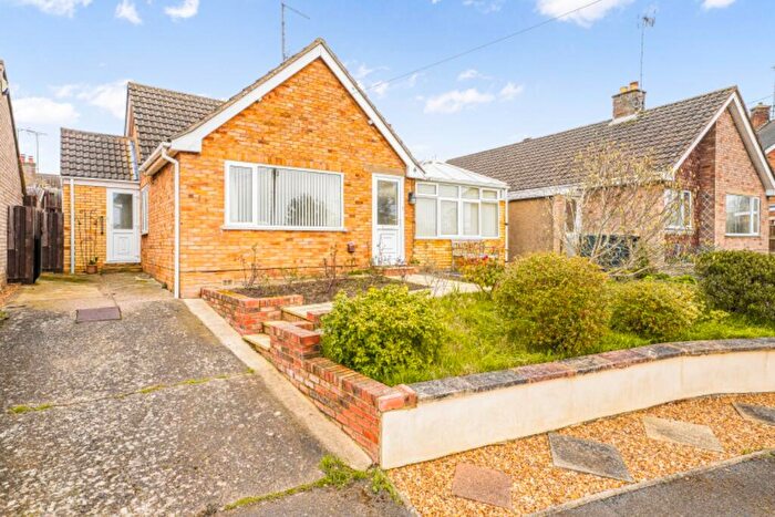 2 Bedroom Detached Bungalow For Sale In Nene Court, Thrapston, NN14