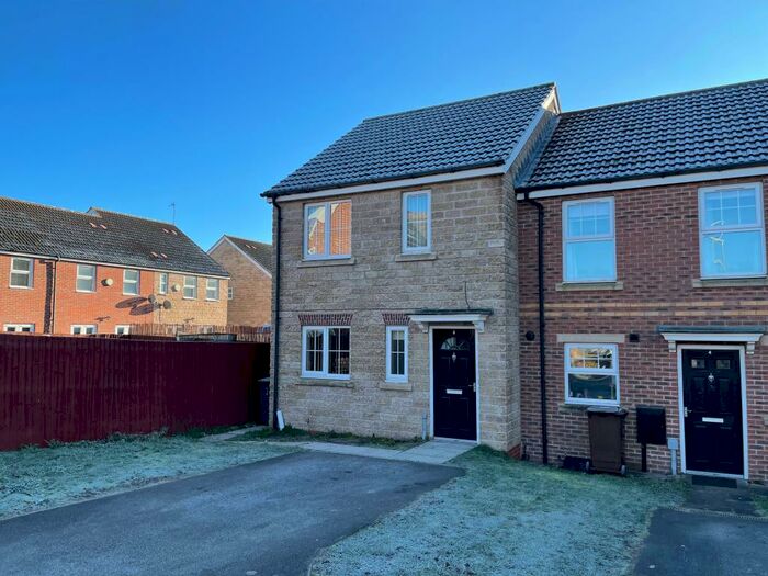 3 Bedroom End Of Terrace House To Rent In Cherry Blossom Court, Lincoln, LN6