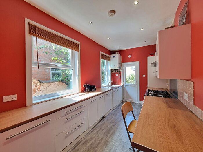 4 Bedroom Terraced House To Rent In Thurlow Road, Leicester, LE2