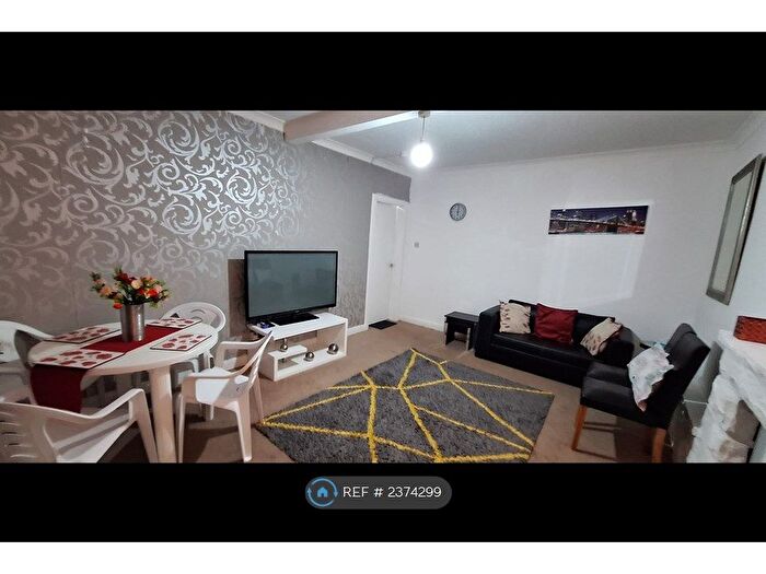 2 Bedroom Flat To Rent In Western Road, Kilmarnock, KA3