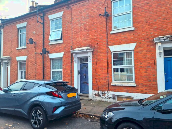 2 Bedroom Flat To Rent In Vernon Terrace, Northampton, NN1