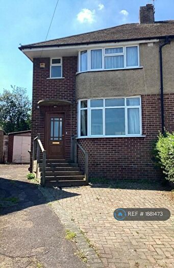 3 Bedroom Semi-Detached House To Rent In Hawthorn Close, Oxford, OX2