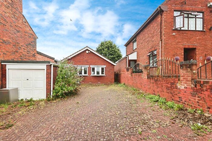 2 Bedroom Detached Bungalow For Sale In Bank Street, Stourbridge, DY9