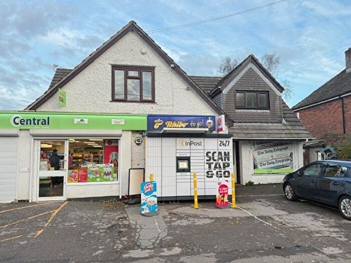 2 Bedroom Flat To Rent In Parsonage Barn Lane, Ringwood, BH24