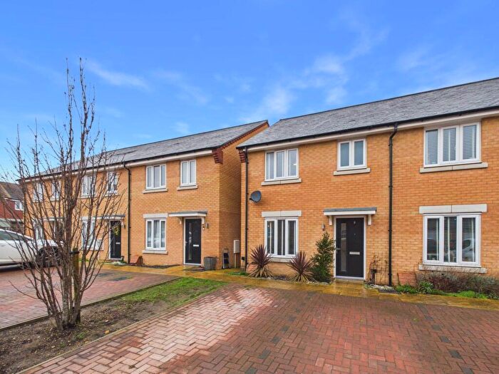 3 Bedroom End Of Terrace House For Sale In Wilson Close, Biggleswade, SG18