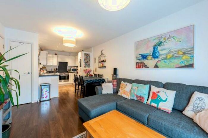 2 Bedroom Apartment To Rent In Whitestone Way, Croydon, CR0