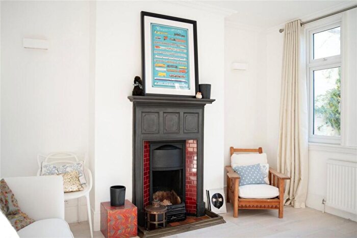 1 Bedroom Flat For Sale In North Worple Way, Barnes, SW14