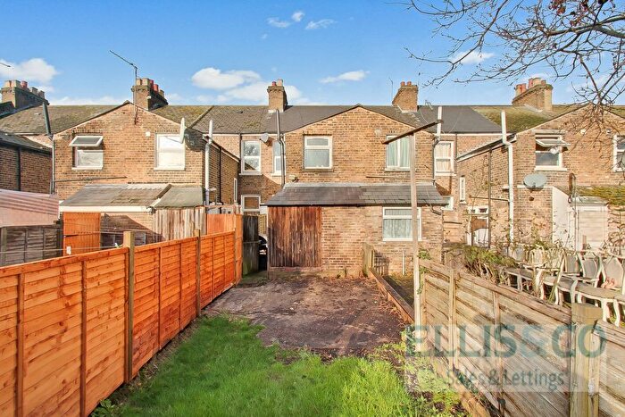 2 Bedroom Terraced House To Rent In Bankside, Southall, UB1