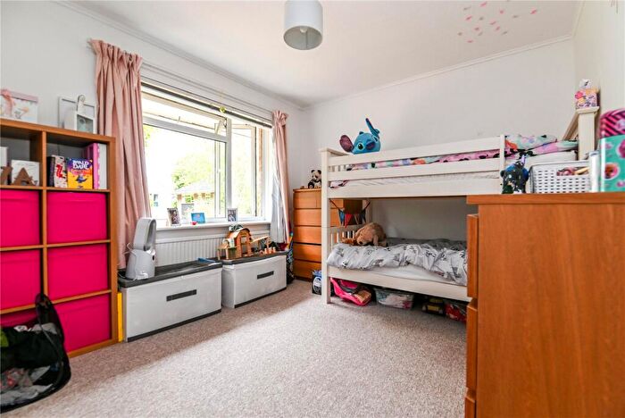 2 Bedroom Apartment For Sale In Violet Lane, New Milton, Hampshire, BH25