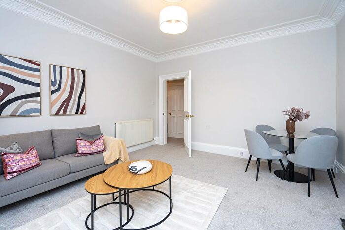 2 Bedroom Flat To Rent In Clepington Road, Dundee, DD3