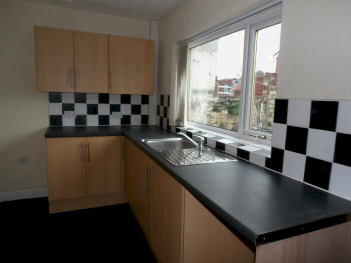 3 Bedroom End Of Terrace House To Rent In Bridge St, Rishton, BB1