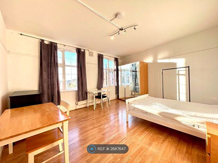 3 Bedroom Flat To Rent In Midland Court, London, NW3