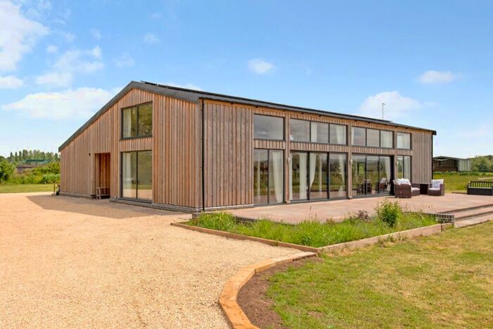 5 Bedroom Barn To Rent In Circourt Road East Challow, OX12