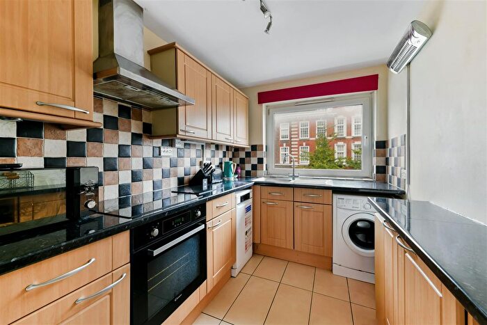 1 Bedroom Flat To Rent In Martin Court Pelham Road, Wimbledon, SW19