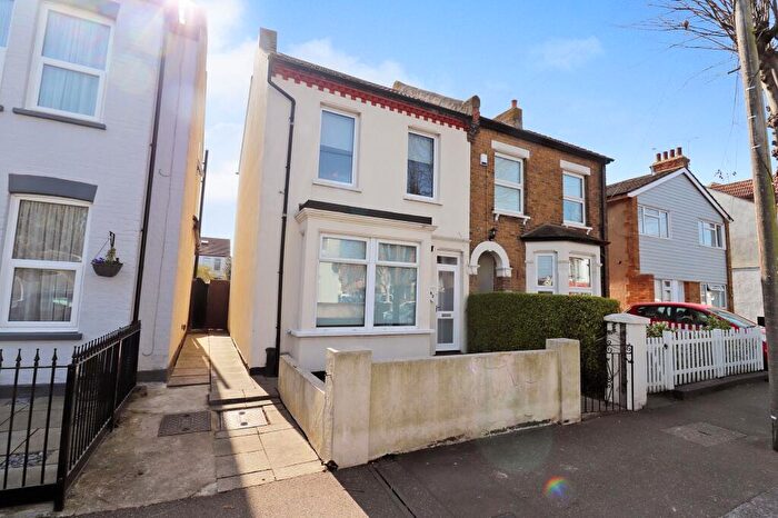 4 Bedroom Semi Detached House To Rent In Trinity Road, Southend-On-Sea, SS2