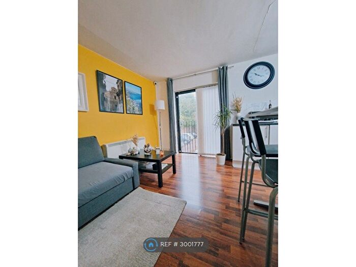 1 Bedroom Flat To Rent In Tinniswood Close, London, N5