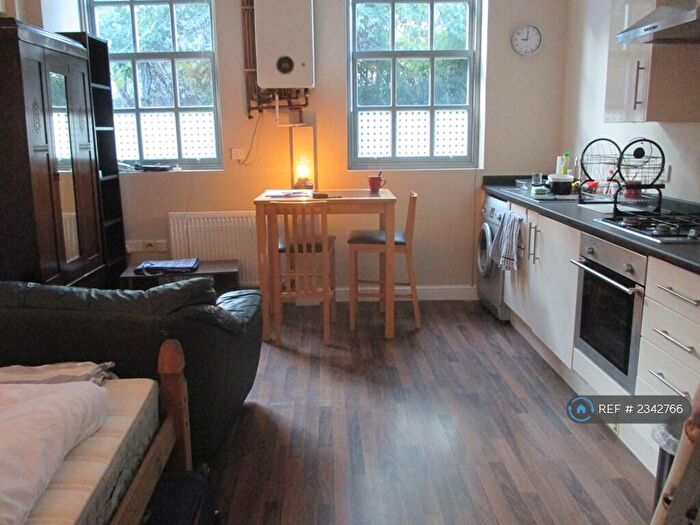 Studio To Rent In White Croft Works, Sheffield, S3