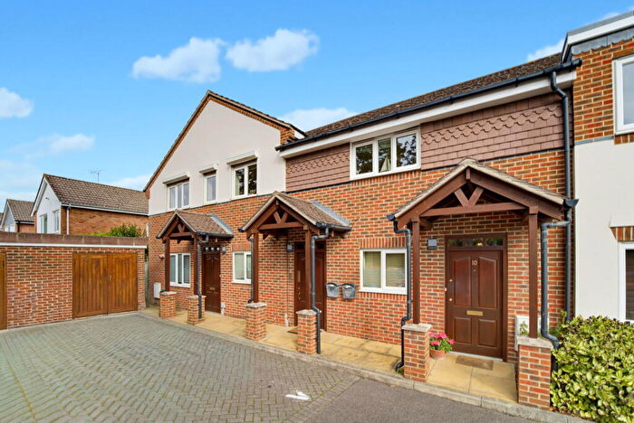 2 Bedroom Flat For Sale In Green Lane, Windsor, SL4