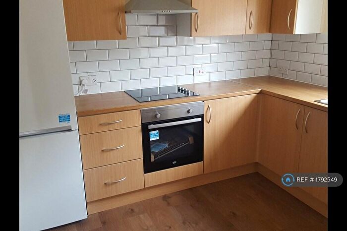 4 Bedroom Flat To Rent In Patrick Connolly Gardens, Bow, E3