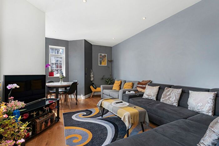 2 Bedroom Flat For Sale In High Street, Croydon, CR0