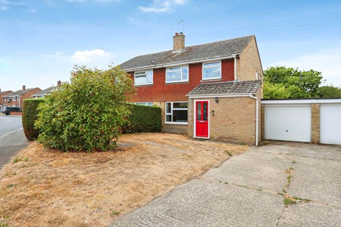 3 Bedroom Semi-Detached House For Sale In Egmont Road, Poole, Dorset, BH16