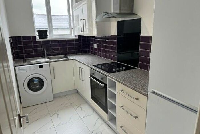 2 Bedroom Flat To Rent In Broadway Cardiff, CF24