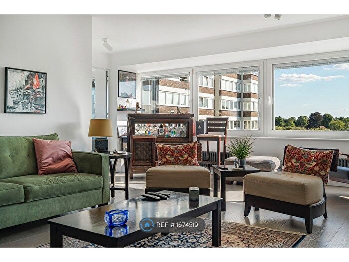 2 Bedroom Flat To Rent In Somerset House, London, SW19