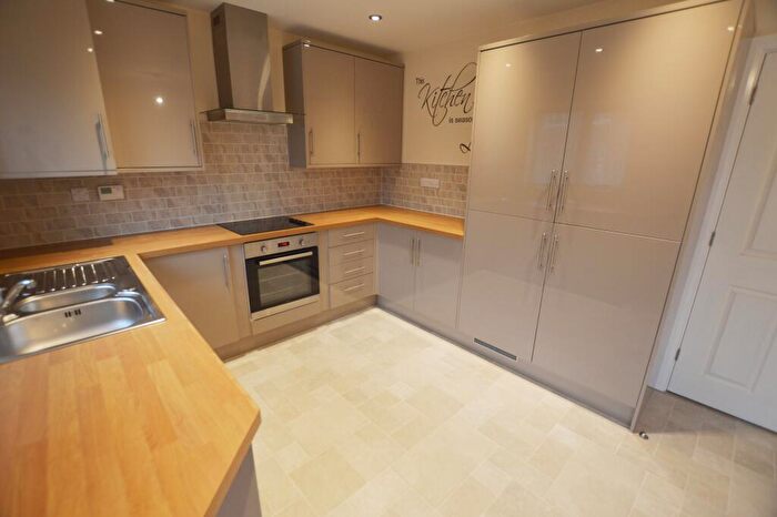 2 Bedroom Town House To Rent In Wallingfield Court, Wales, Sheffield, S26