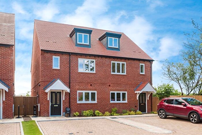 3 Bedroom Semi-Detached House For Sale In Darnell Place, Woodcote, Reading, RG8