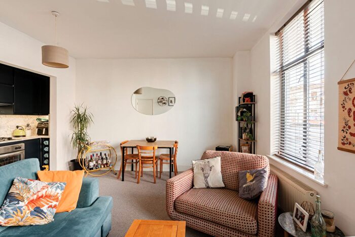 2 Bedroom Flat For Sale In Seymour Road, Bishopston, Bristol, Bristol, BS7