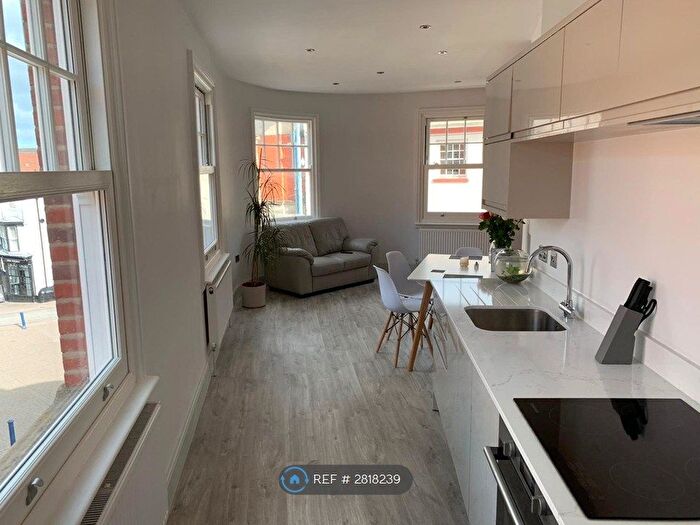 1 Bedroom Flat To Rent In Market Street, Stourbridge, DY8