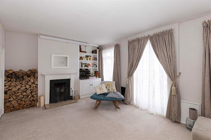 4 Bedroom House To Rent In Colston Road, East Sheen, SW14