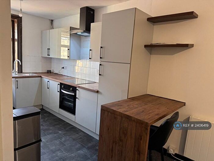 2 Bedroom Flat To Rent In North Street, Keighley, BD21