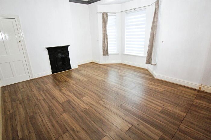 3 Bedroom Terraced House For Sale In Westminster Avenue, Hull, HU8