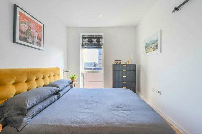 1 Bedroom Flat To Rent In Hampden House, Gold Luck Hope, Canning Town, London, E14