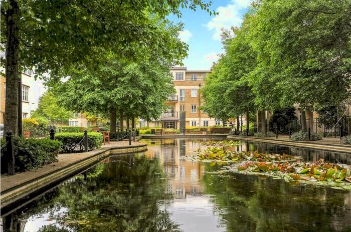 2 Bedroom Flat To Rent In Melliss Avenue, Kew, Richmond, TW9