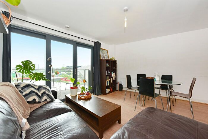 2 Bedroom Flat For Sale In Montreal House, Surrey Quays Road, Canada Water, London, SE16