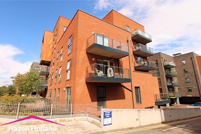 2 Bedroom Flat For Sale In Callender Road, Erith, DA8