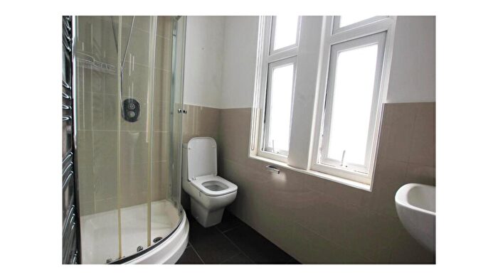 1 Bedroom Apartment To Rent In Middle Lane, Crouch End, London, N8