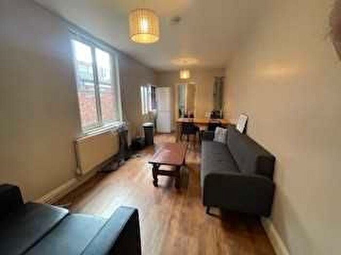 6 Bedroom Terraced House To Rent In Brazil Street, Leicester, LE2