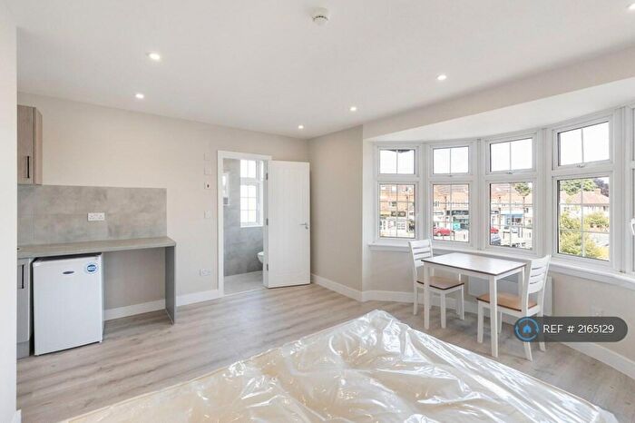 Studio To Rent In Kingston Road, Epsom, KT19